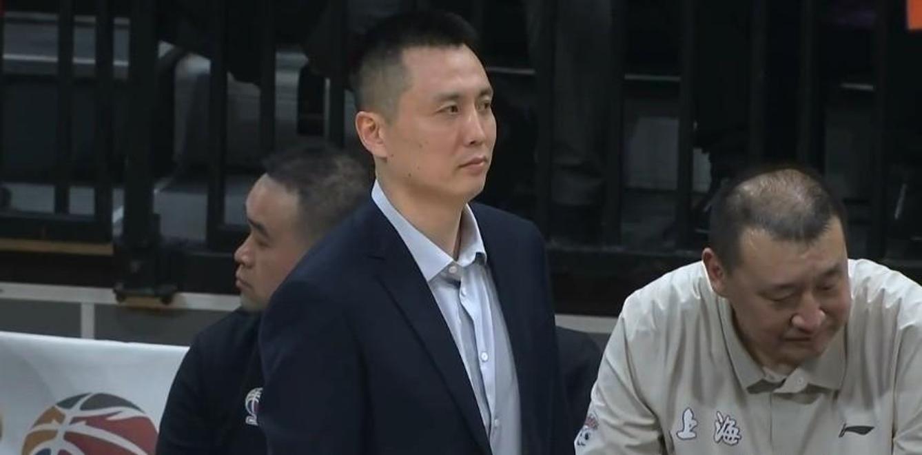 足球世界俱乐部杯-关于瑞典篮球锦标争夺战搏击正酣，胜负犹未可知的信息