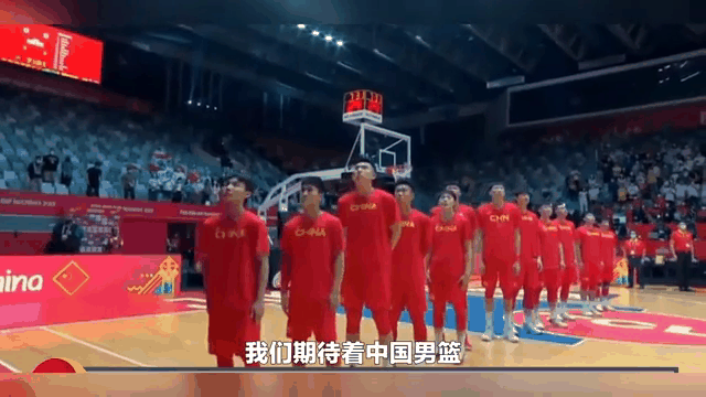 年轻球员崭露头角，CBA比赛沸腾全场